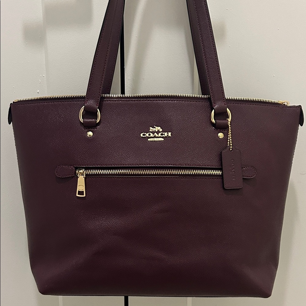 Coach (EUC) Gallery Tote in Black Cherry